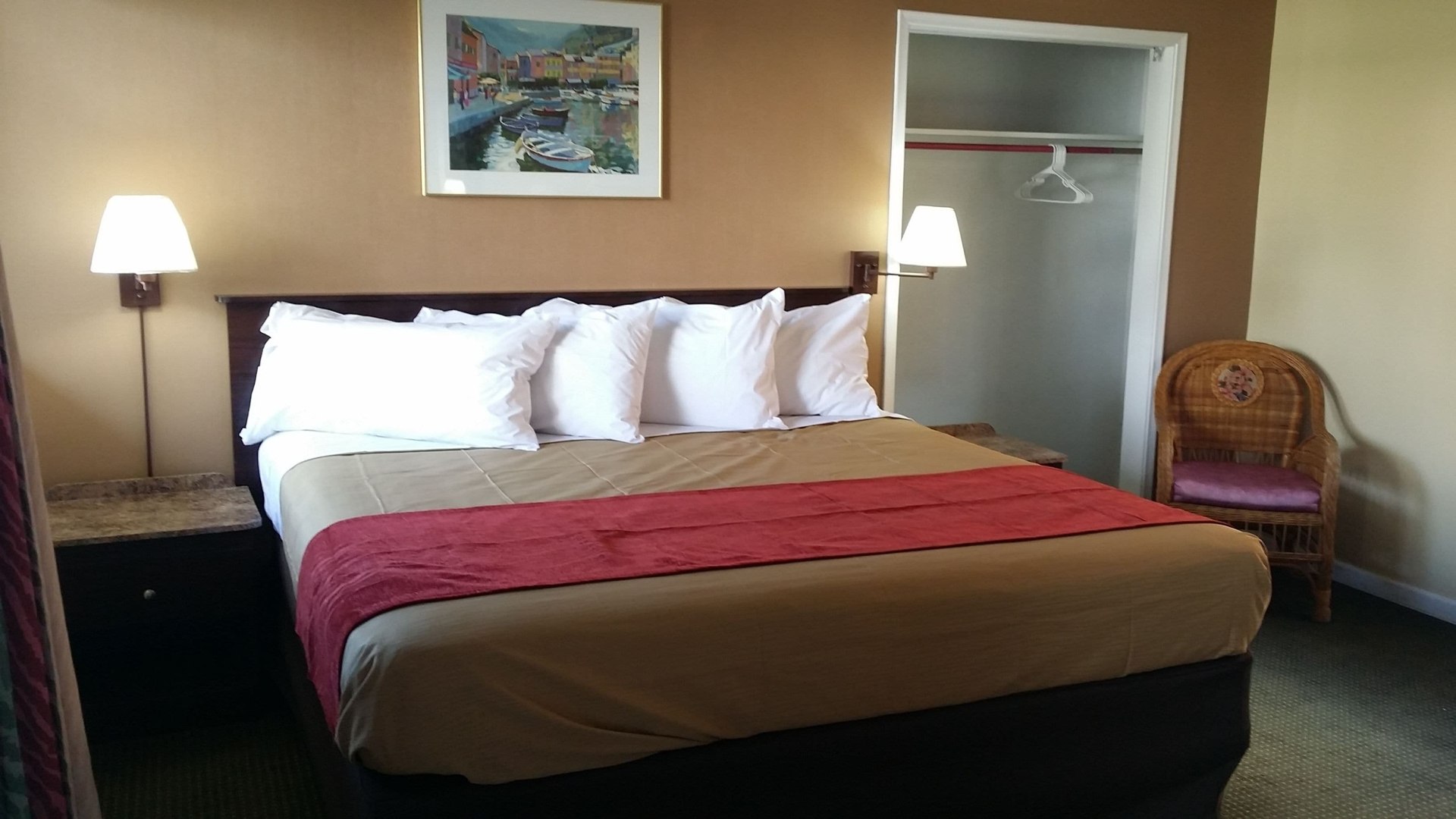 King and Queen Rooms at The Palms On Ocean & Foodmart